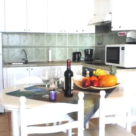 Edificio Marina Palace Apartment *